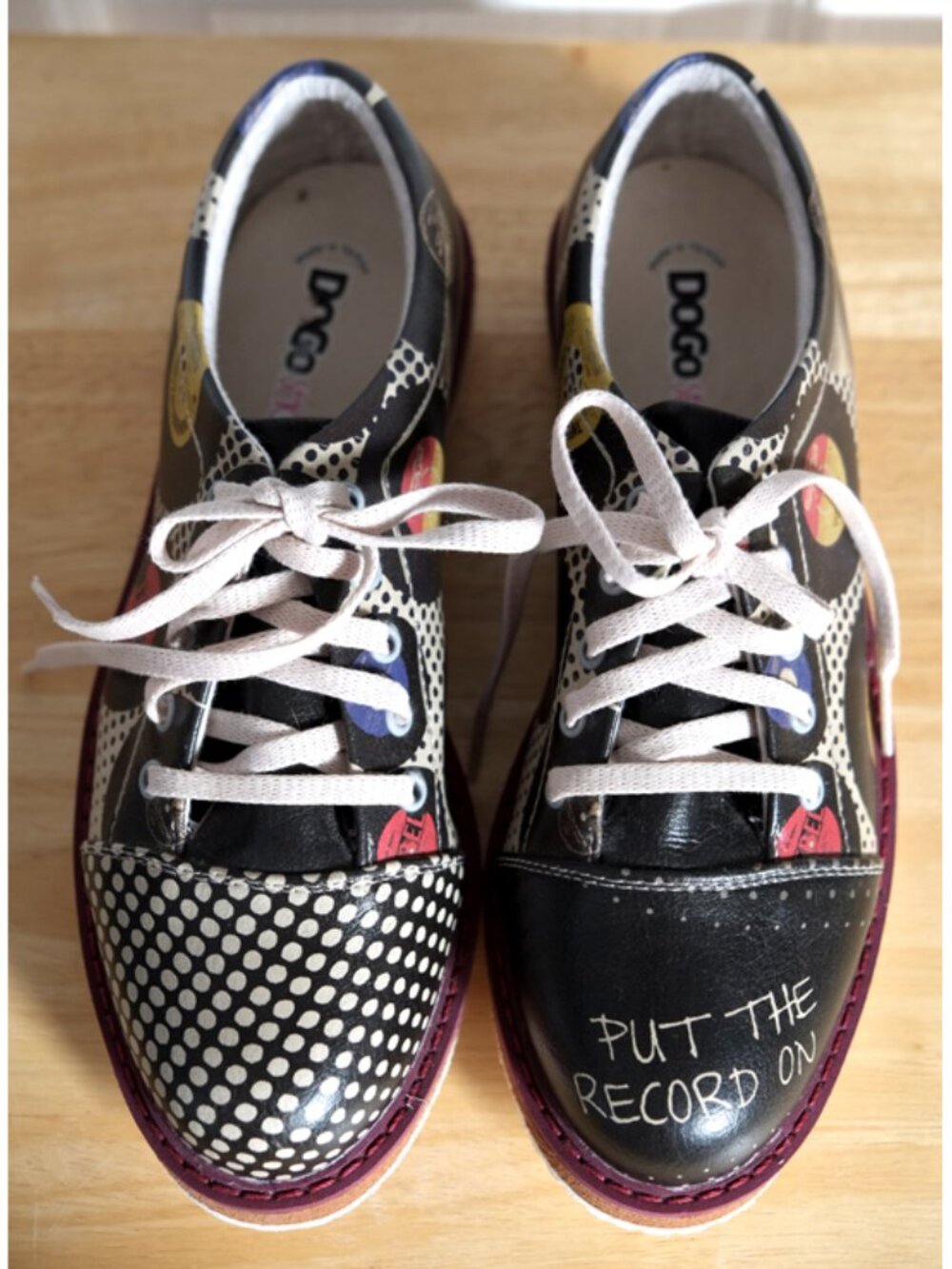 NWOB Dogo "Music" lace-up flat shoes